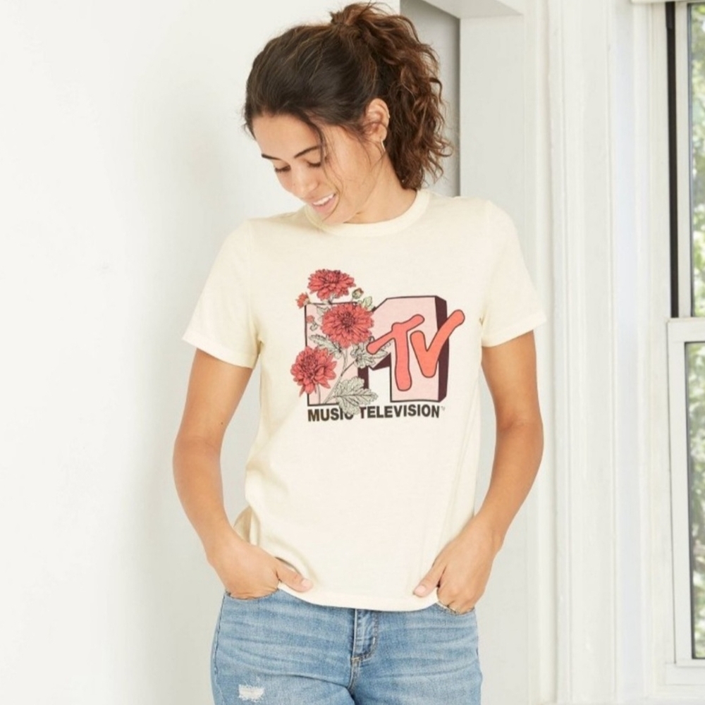 MTV Women's Floral Short Sleeve Graphic T-shirt, Size Large, L - Picture 8 of 8
